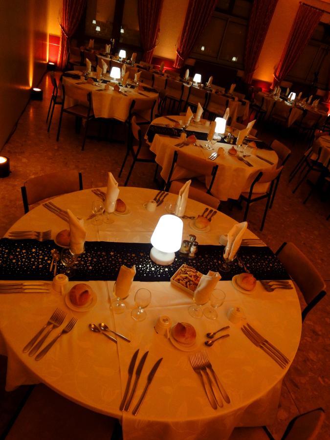 Hotel Restaurant La Grenouillere Vitré Εξωτερικό φωτογραφία